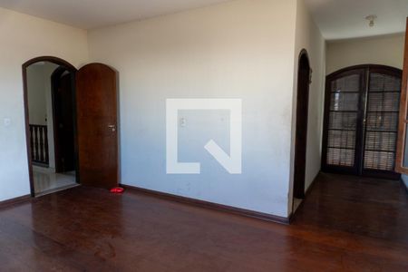 Sala de casa para alugar com 4 quartos, 550m² em Jardim Santa Maria, Jacareí