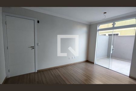 Sala de apartamento à venda com 2 quartos, 98m² em Cabral, Contagem