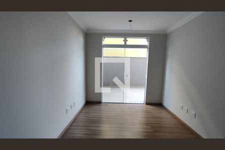 Sala de apartamento à venda com 2 quartos, 98m² em Cabral, Contagem
