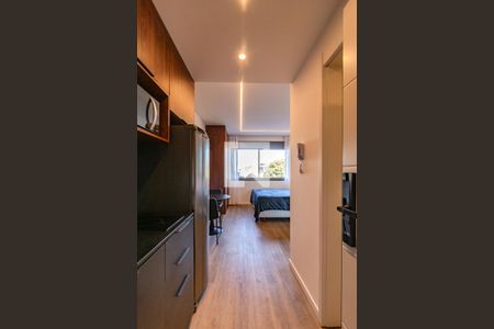 Sala/Cozinha de kitnet/studio à venda com 1 quarto, 30m² em Boa Vista, Porto Alegre