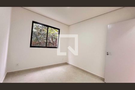 Casa à venda com 3 quartos, 215m² em Santa Branca, Belo Horizonte