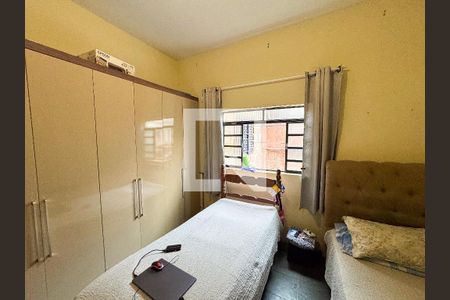 Quarto 2 de casa à venda com 2 quartos, 350m² em Milionários, Belo Horizonte