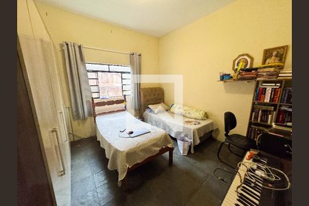 Quarto 2 de casa à venda com 2 quartos, 350m² em Milionários, Belo Horizonte