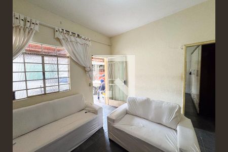 Sala de casa à venda com 2 quartos, 350m² em Milionários, Belo Horizonte