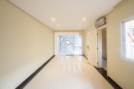 Sala de casa à venda com 3 quartos, 220m² em Jardim Caravelas, São Paulo