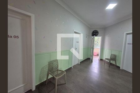 Casa à venda com 5 quartos, 240m² em Santa Efigênia, Belo Horizonte