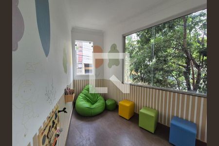Casa à venda com 5 quartos, 240m² em Santa Efigênia, Belo Horizonte