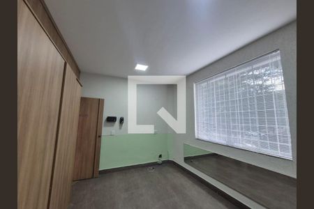 Casa à venda com 5 quartos, 240m² em Santa Efigênia, Belo Horizonte
