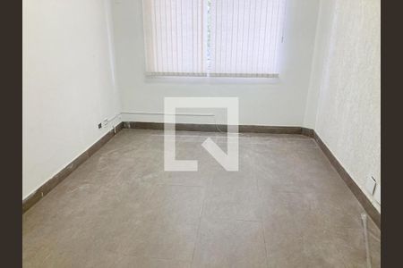 Casa à venda com 5 quartos, 240m² em Santa Efigênia, Belo Horizonte