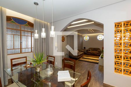 Sala de casa à venda com 4 quartos, 264m² em Carlos Prates, Belo Horizonte