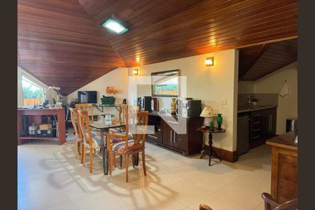 Casa à venda com 5 quartos, 993m² em Barra da Tijuca, Rio de Janeiro