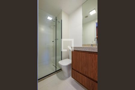 Banheiro de kitnet/studio à venda com 1 quarto, 28m² em Sumaré, São Paulo