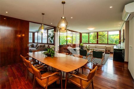 Casa à venda com 5 quartos, 700m² em Vila Nossa Senhora da Escada, Barueri