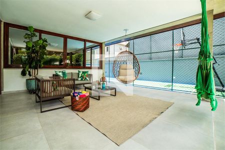 Casa à venda com 5 quartos, 700m² em Vila Nossa Senhora da Escada, Barueri