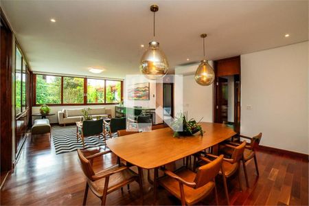 Casa à venda com 5 quartos, 700m² em Vila Nossa Senhora da Escada, Barueri