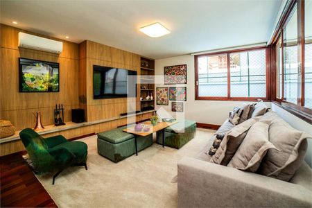 Casa à venda com 5 quartos, 700m² em Vila Nossa Senhora da Escada, Barueri