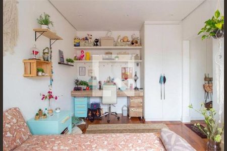 Casa à venda com 4 quartos, 341m² em Jardim Viana, São Paulo