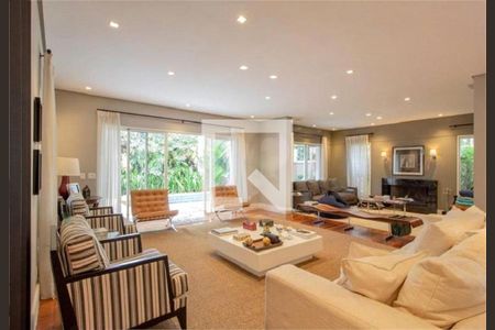 Casa à venda com 4 quartos, 341m² em Jardim Viana, São Paulo