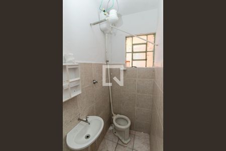 Banheiro Social de casa para alugar com 1 quarto, 30m² em Vila Nivi, São Paulo