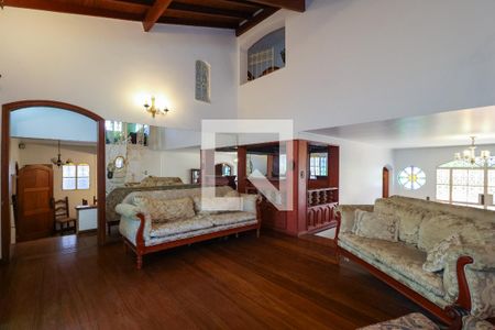 Sala de casa para alugar com 6 quartos, 380m² em Jardim Panorama, São Paulo