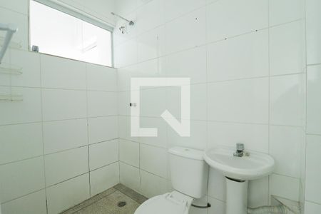 Banheiro de casa para alugar com 1 quarto, 50m² em Parque Peruche, São Paulo