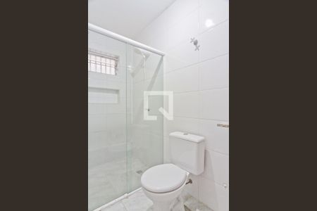 Banheiro da Suíte de casa à venda com 4 quartos, 220m² em Parque Peruche, São Paulo