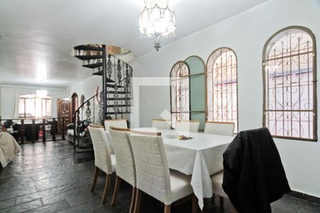 Sala de casa à venda com 3 quartos, 213m² em Piqueri, São Paulo