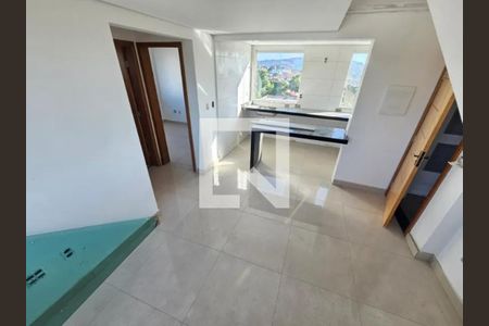 Sala de apartamento à venda com 2 quartos, 80m² em Piratininga, Belo Horizonte