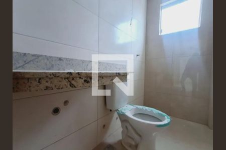 Banheiro de apartamento à venda com 2 quartos, 80m² em Piratininga, Belo Horizonte
