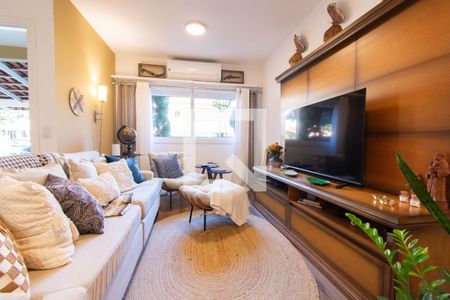 Sala de casa de condomínio à venda com 3 quartos, 120m² em Fátima, Canoas