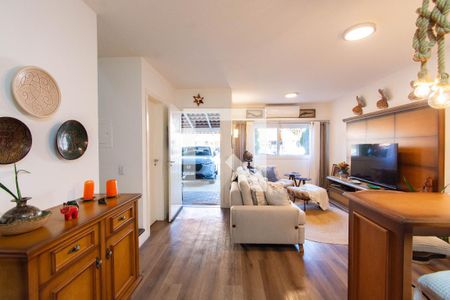 Sala de casa de condomínio à venda com 3 quartos, 120m² em Fátima, Canoas