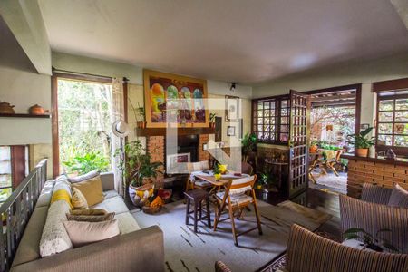 Sala de casa de condomínio à venda com 4 quartos, 353m² em Residencial Cinco (alphaville), Santana de Parnaíba