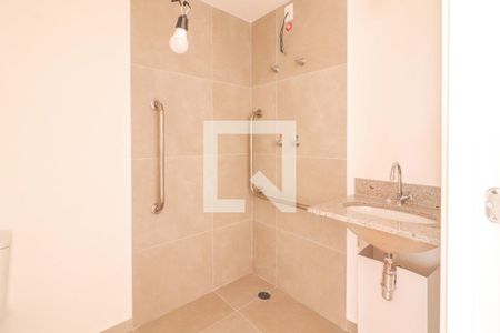 Banheiro de kitnet/studio para alugar com 1 quarto, 26m² em Butantã, São Paulo