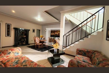 Sala de casa à venda com 3 quartos, 420m² em Jardim das Samambaias, Jundiaí