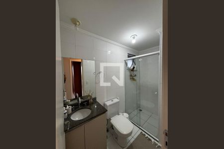 Banheiro de apartamento à venda com 3 quartos, 83m² em Jardim Flor da Montanha, Guarulhos
