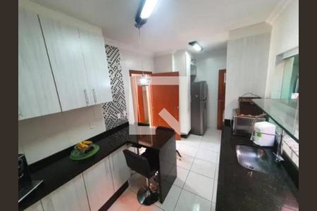 Casa à venda com 2 quartos, 70m² em Vila Carbone, São Paulo