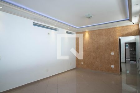 Sala de casa à venda com 3 quartos, 298m² em Parque Santo Antonio, Guarulhos
