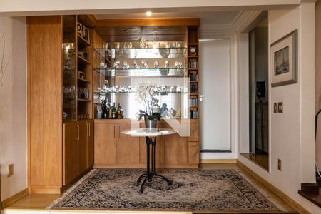 Sala 1 de casa para alugar com 4 quartos, 400m² em Belvedere, Belo Horizonte