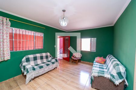 Sala de casa à venda com 3 quartos, 100m² em Jardim Verônia, São Paulo