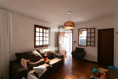 Sala de casa à venda com 3 quartos, 180m² em Santa Amelia, Belo Horizonte