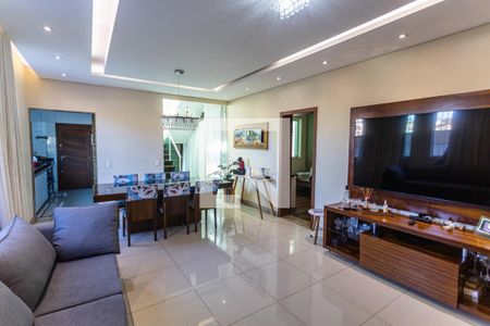 Sala 1 de casa à venda com 4 quartos, 320m² em Aparecida, Belo Horizonte