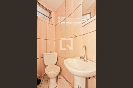 Banheiro de casa para alugar com 1 quarto, 35m² em Jardim Maracana, São Paulo