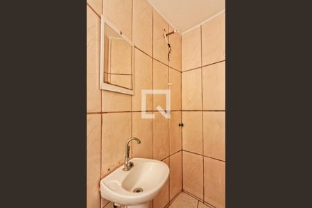 Banheiro de casa para alugar com 1 quarto, 35m² em Jardim Maracana, São Paulo