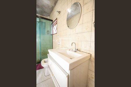 Banheiro de casa à venda com 5 quartos, 220m² em Jardim Miriam, São Paulo