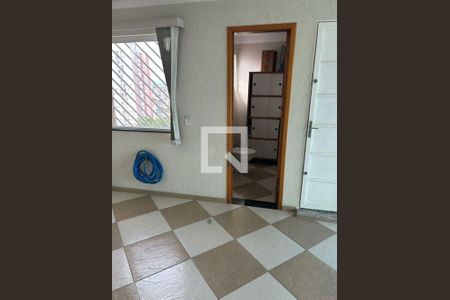 Casa à venda com 3 quartos, 136m² em Vila Domitila, São Paulo