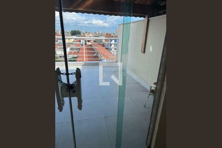 Casa à venda com 3 quartos, 136m² em Vila Domitila, São Paulo