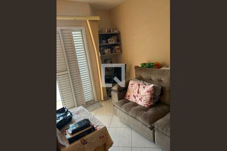 Casa à venda com 3 quartos, 136m² em Vila Domitila, São Paulo