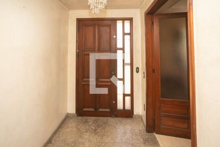 Entrada de casa para alugar com 5 quartos, 700m² em Jardim Carvalho, Porto Alegre