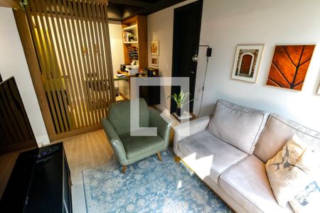 Sala de TV de casa de condomínio à venda com 3 quartos, 343m² em Vila Andrade, São Paulo