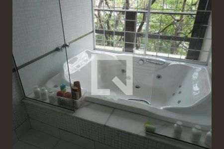 Casa à venda com 3 quartos, 320m² em Laranjeiras, Rio de Janeiro